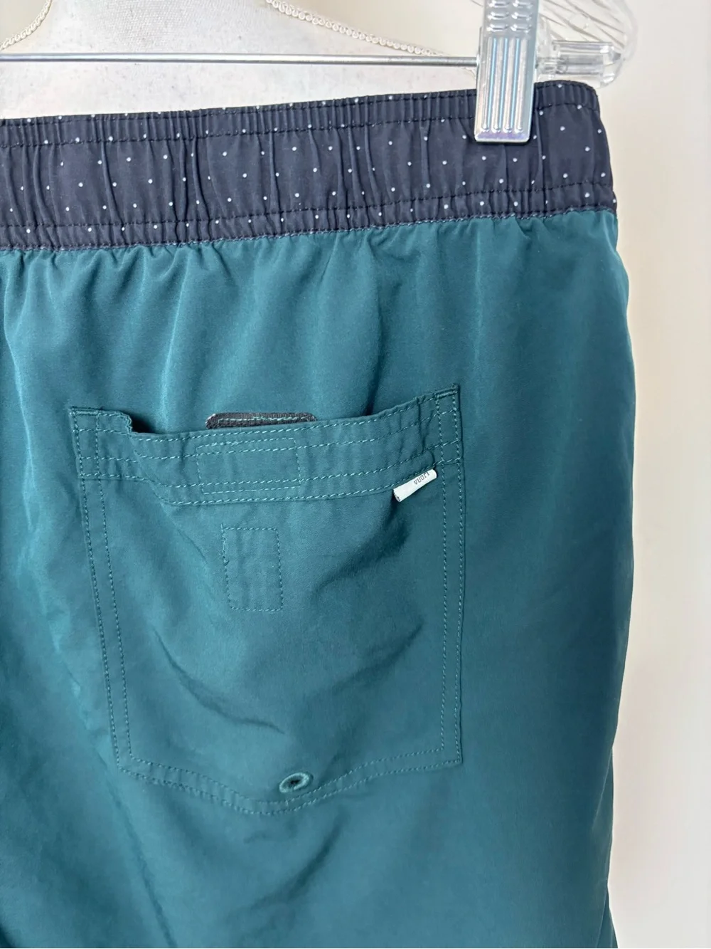 Vuori Kore Shorts in  Teal Size Large